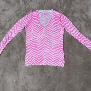 Lilly Pulitzer Pink and White Chevron Elsa Top SIZE SMALL
